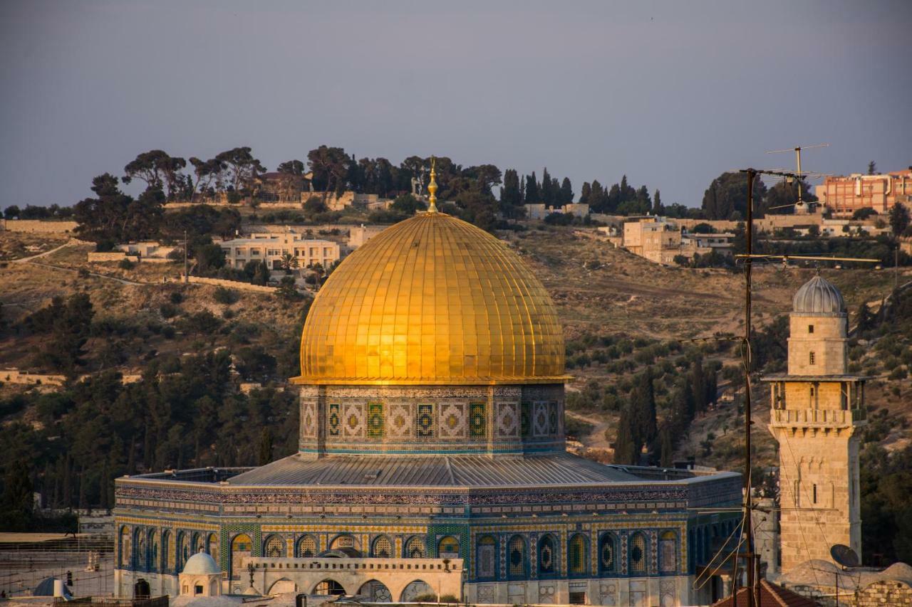 Into Jerusalem Heart Екстериор снимка